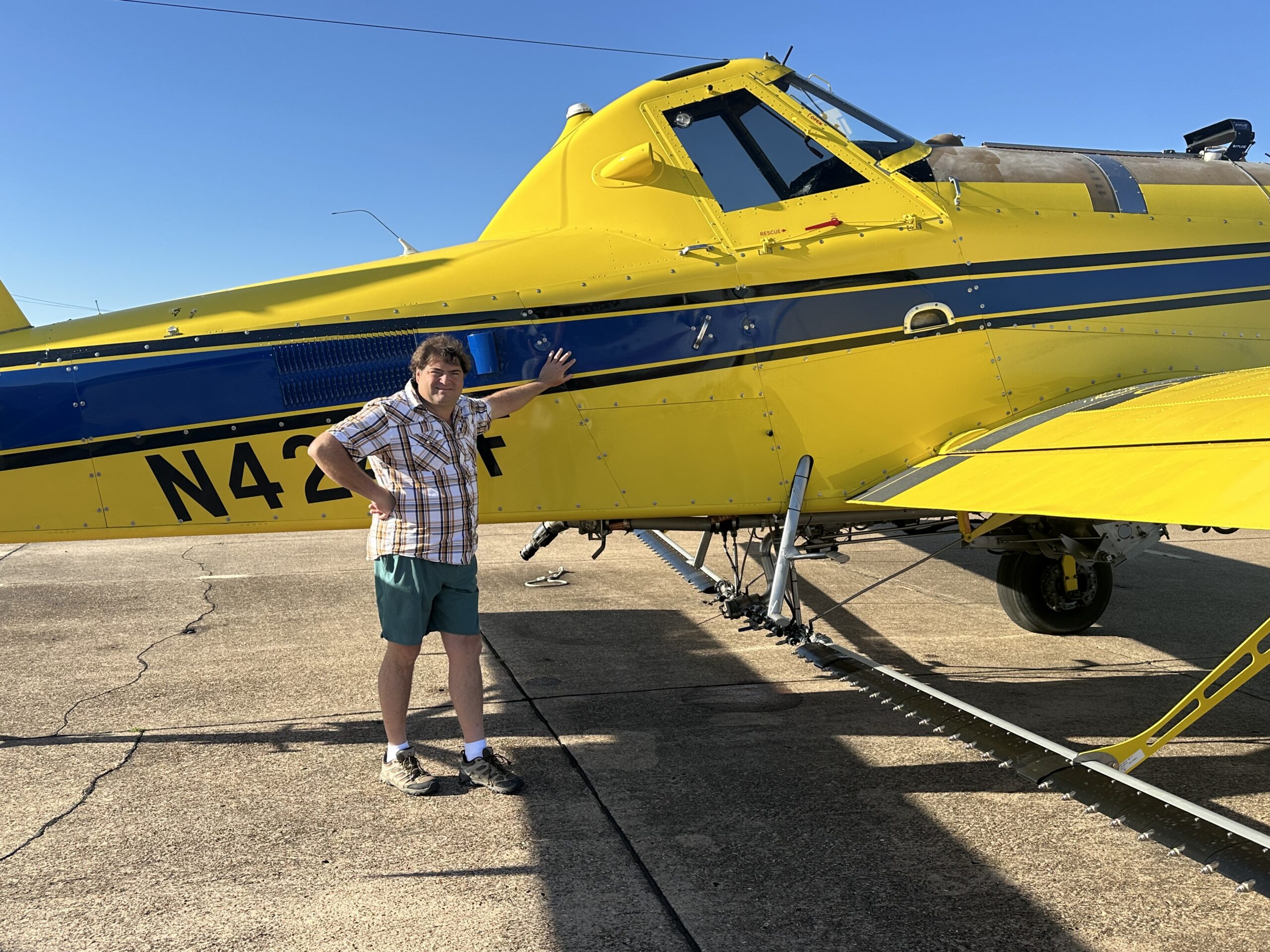 Air Tractor and CapstanAG have marked a significant milestone with the delivery of the first AT-802 equipped with a factory-installed SwathPRO® spray system.